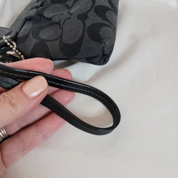 Coach Signature Black Zip Wristlet NWOT, Retails: $230 - Picture 4 of 8
